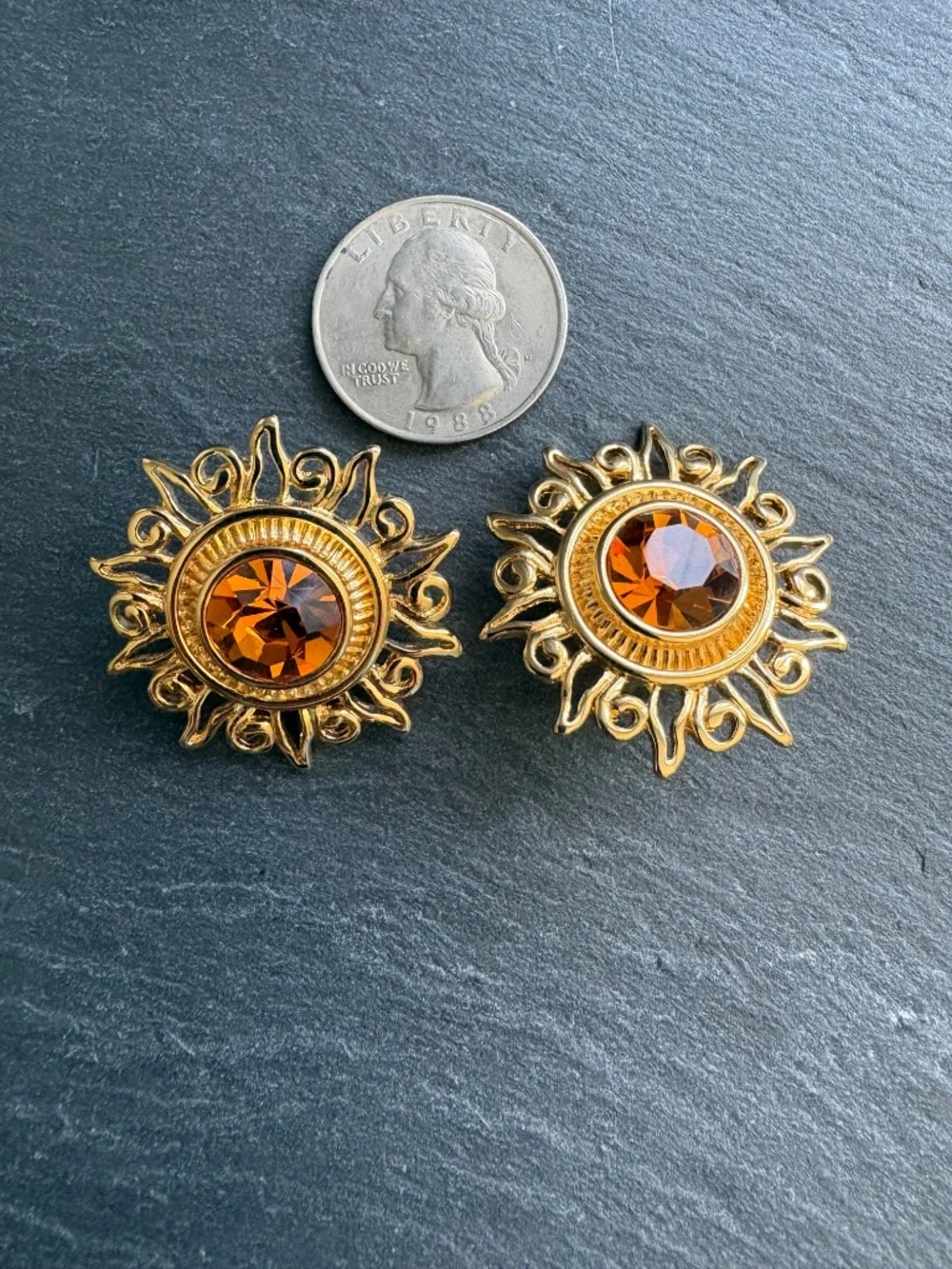 NIB Vintage K.J.L. by Kenneth Jay Lane Etruscan Sunburst Amber Clip-On Earrings - Picture 5 of 7